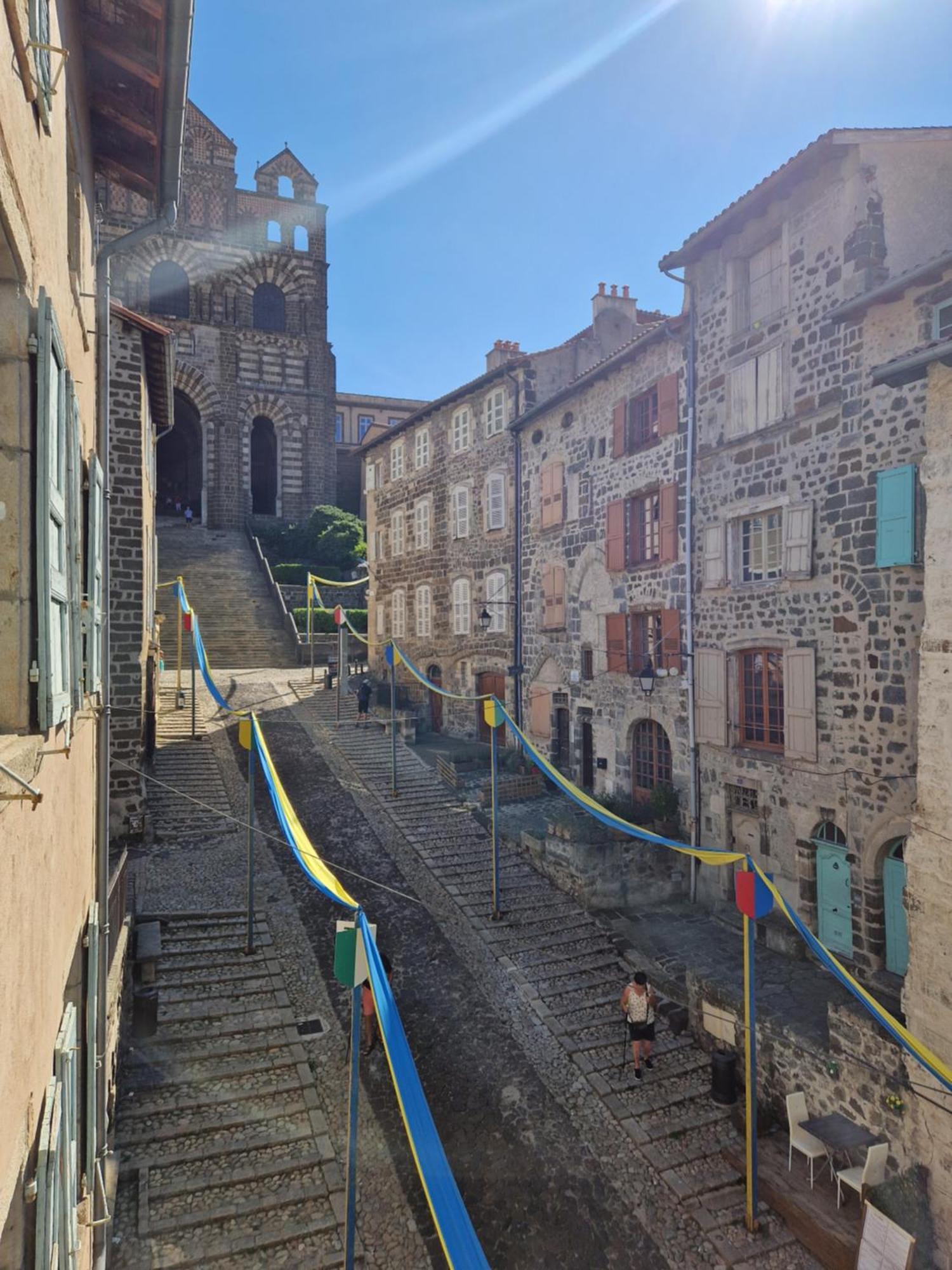 Gite Des Tables - Cathedrale, Coeur Historique, Vue Le Puy-en-Velay Extérieur photo